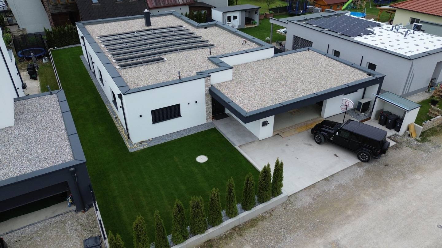 Luxusbungalow mit Pool, loxonegesteuert, Doppelgarage/3 Meter Raumhöhe/54m2 Wohnzimmer -NEUER PREIS