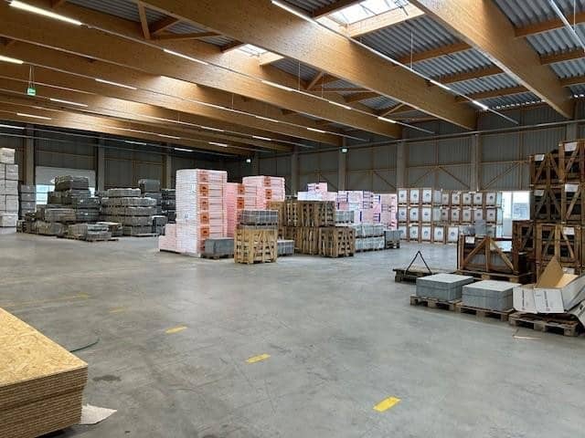 Loft apartment logistics ready with 24 hour access for rental in Traun near Linz? wait no I must correct this