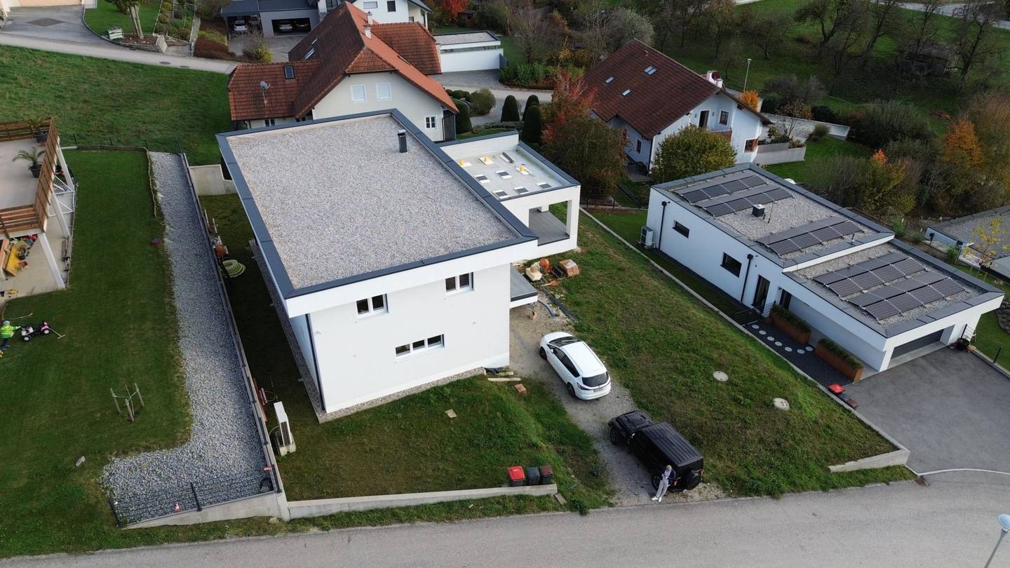 Großes Neubauhaus in Peuerbach mit 233 m² Wohnfläche und 2 Garagen