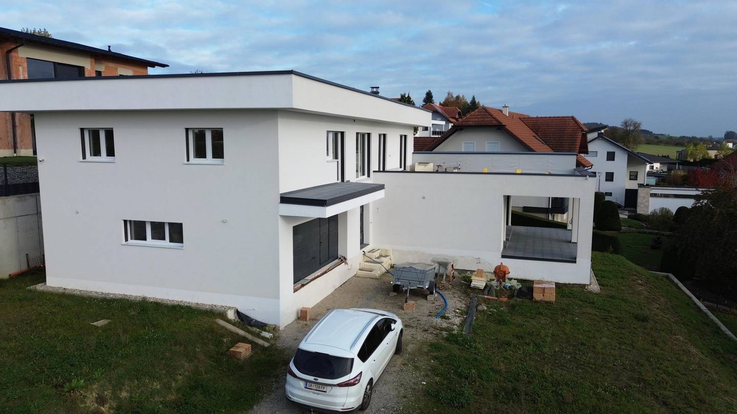 Großes Neubauhaus in Peuerbach mit 233 m² Wohnfläche und 2 Garagen