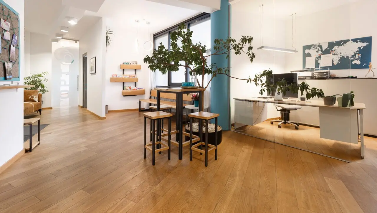 Salzburg/Parsch: Practice/Office in a busy location