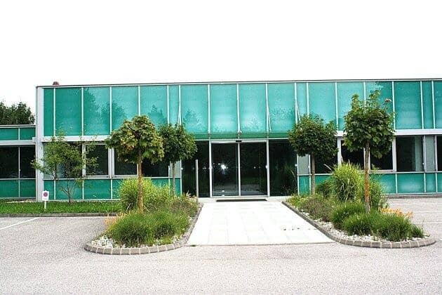 Loftwohnung with flexible hall and office space near the A1