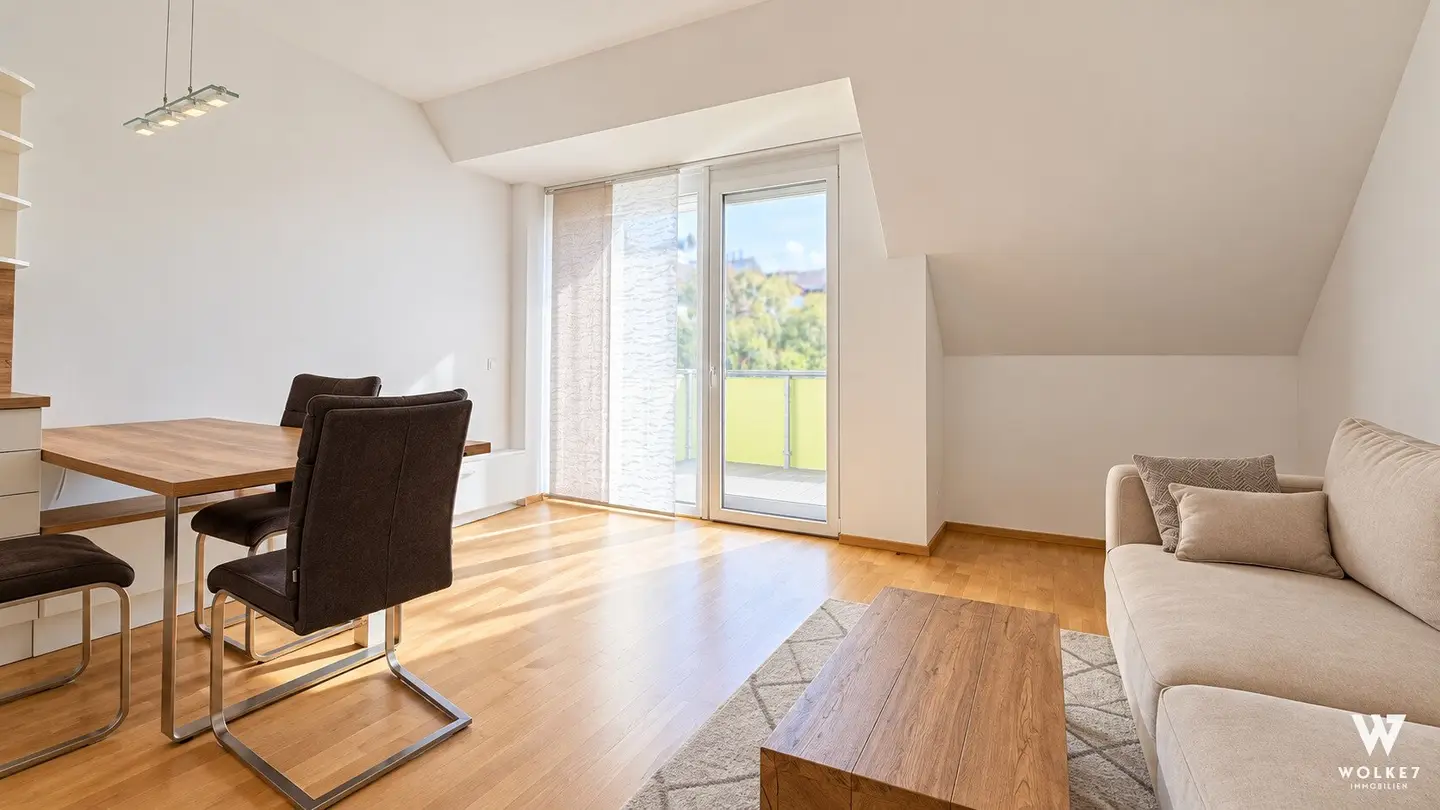 Lichtdurchflutete 2-Zimmer-Wohnung mit zwei Balkonen &amp; XXL-Garagenstellplatz | Nähe U3