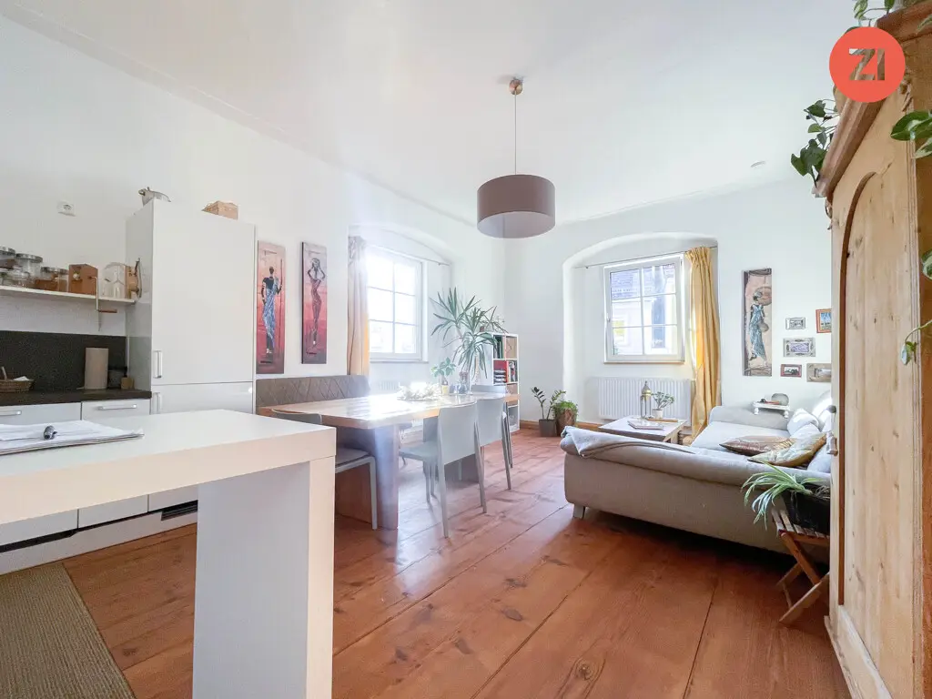 Charmante Altbauwohnung mit Gemeinschaftsgarten