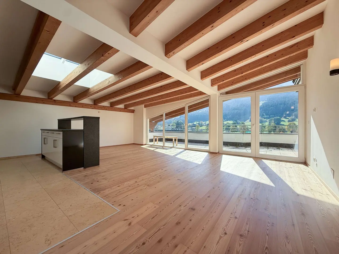 Dachgeschosswohnung mit sonniger Südterrasse und Bergblick