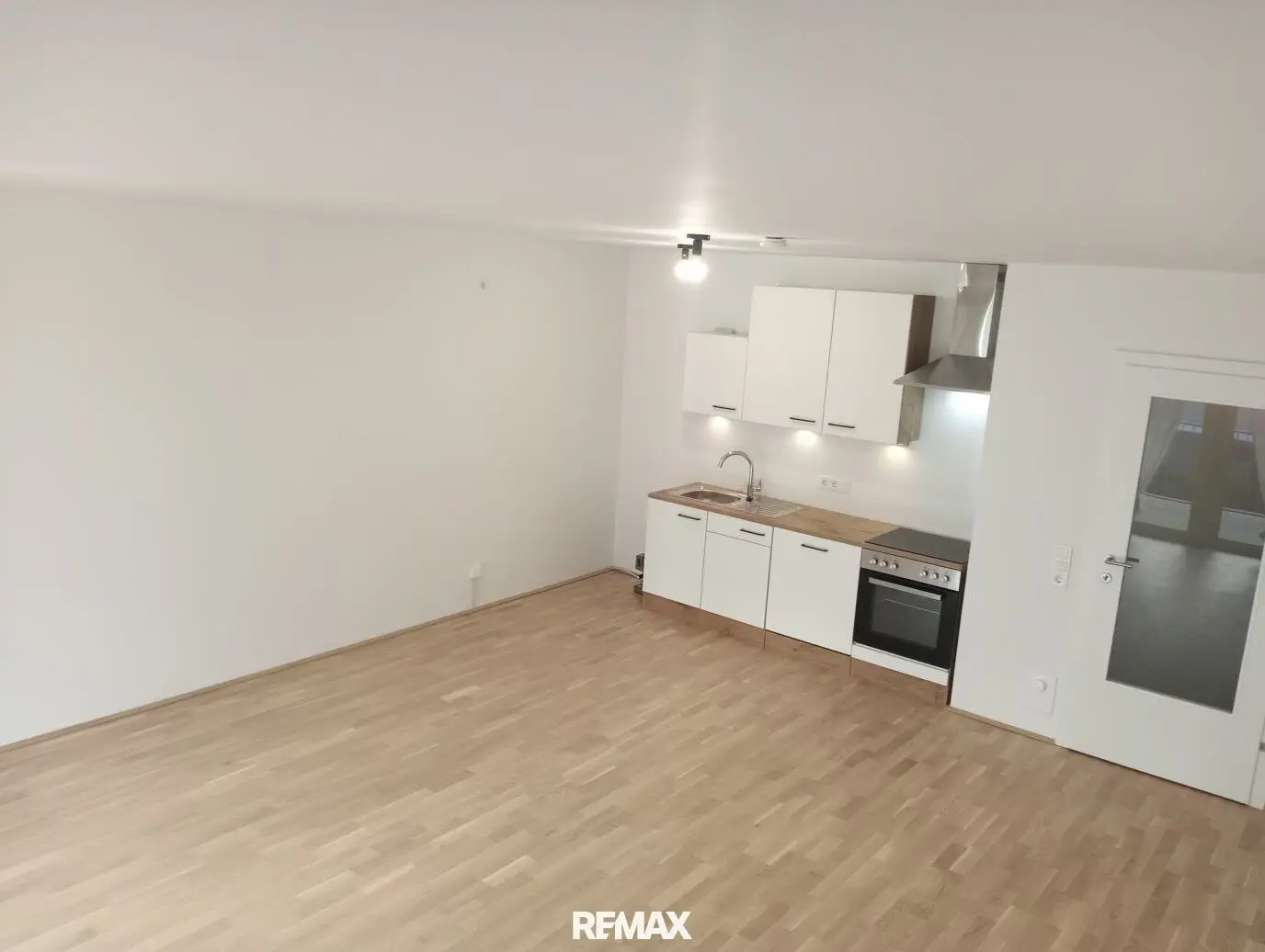 Neuwertige barrierefreie 3-Zimmer-Wohnung mit Balkon &amp; Garage in Seekirchen – 85 m²,