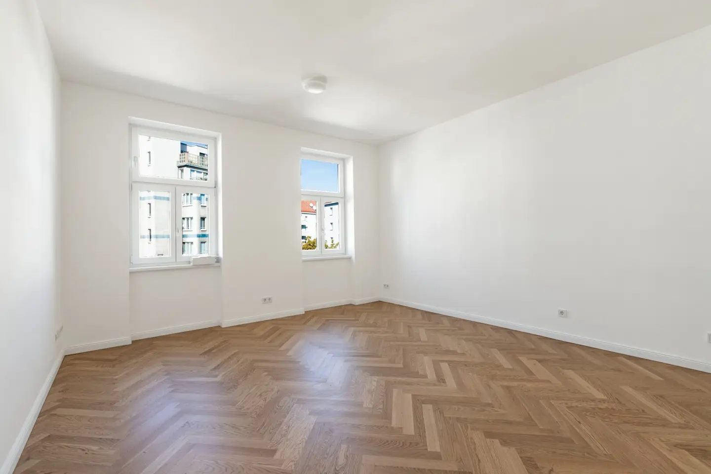 ALTBAU-JUWEL | Exklusiver 3-Zimmer-Erstbezug mit 18 m² hofseitiger Loggia