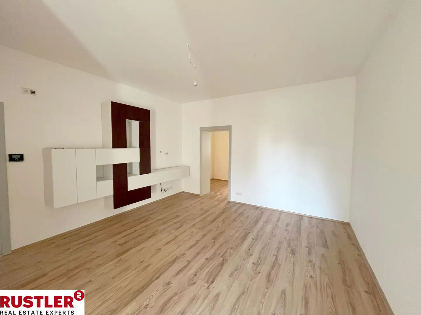 Wohnung mit Privatgarten und Veranda in grüner Lage