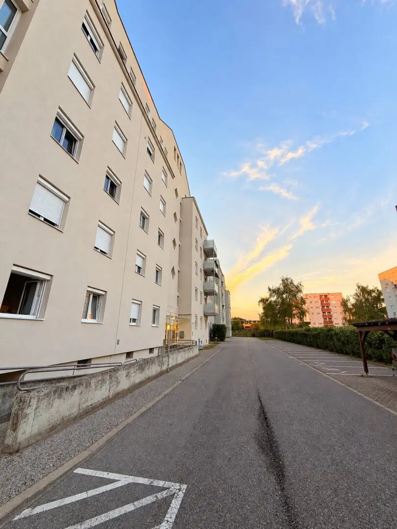Modern 3-room apartment with balcony and parking space in St. Pölten