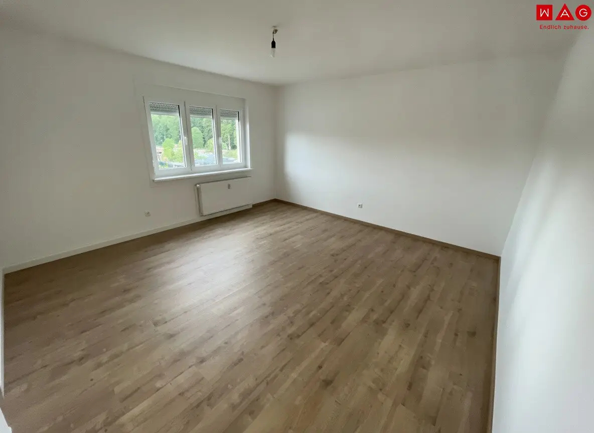 Sanierte Kleinwohnung mit Badewanne