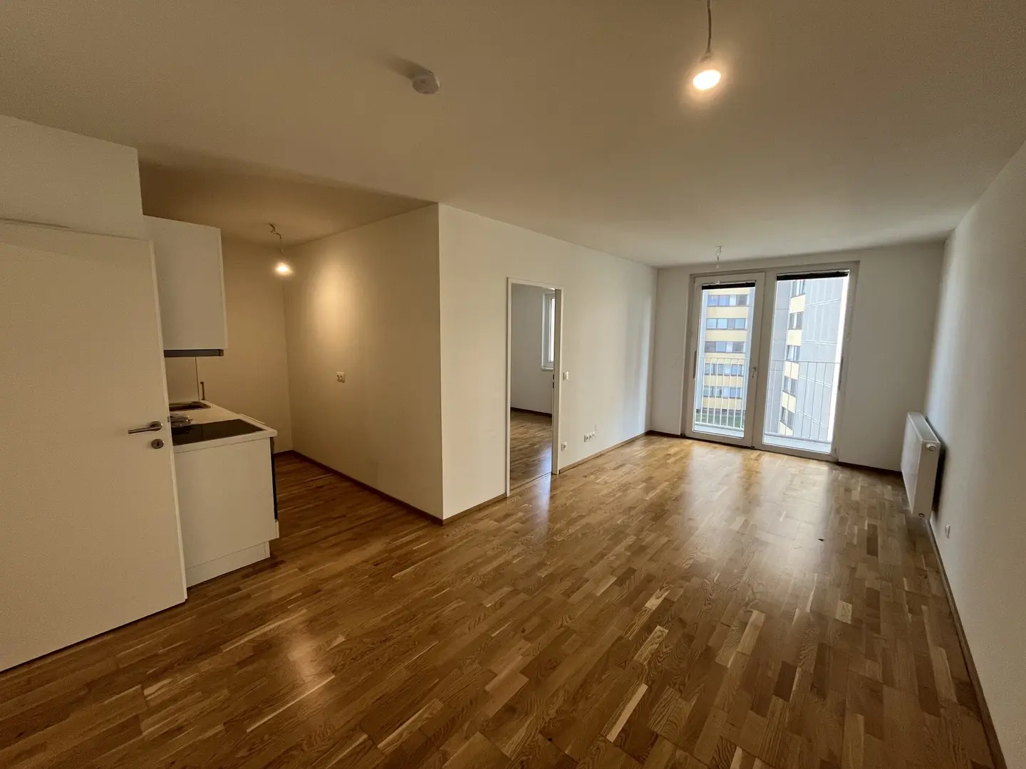 Neuwertige Wohnung mit Balkon und Lift