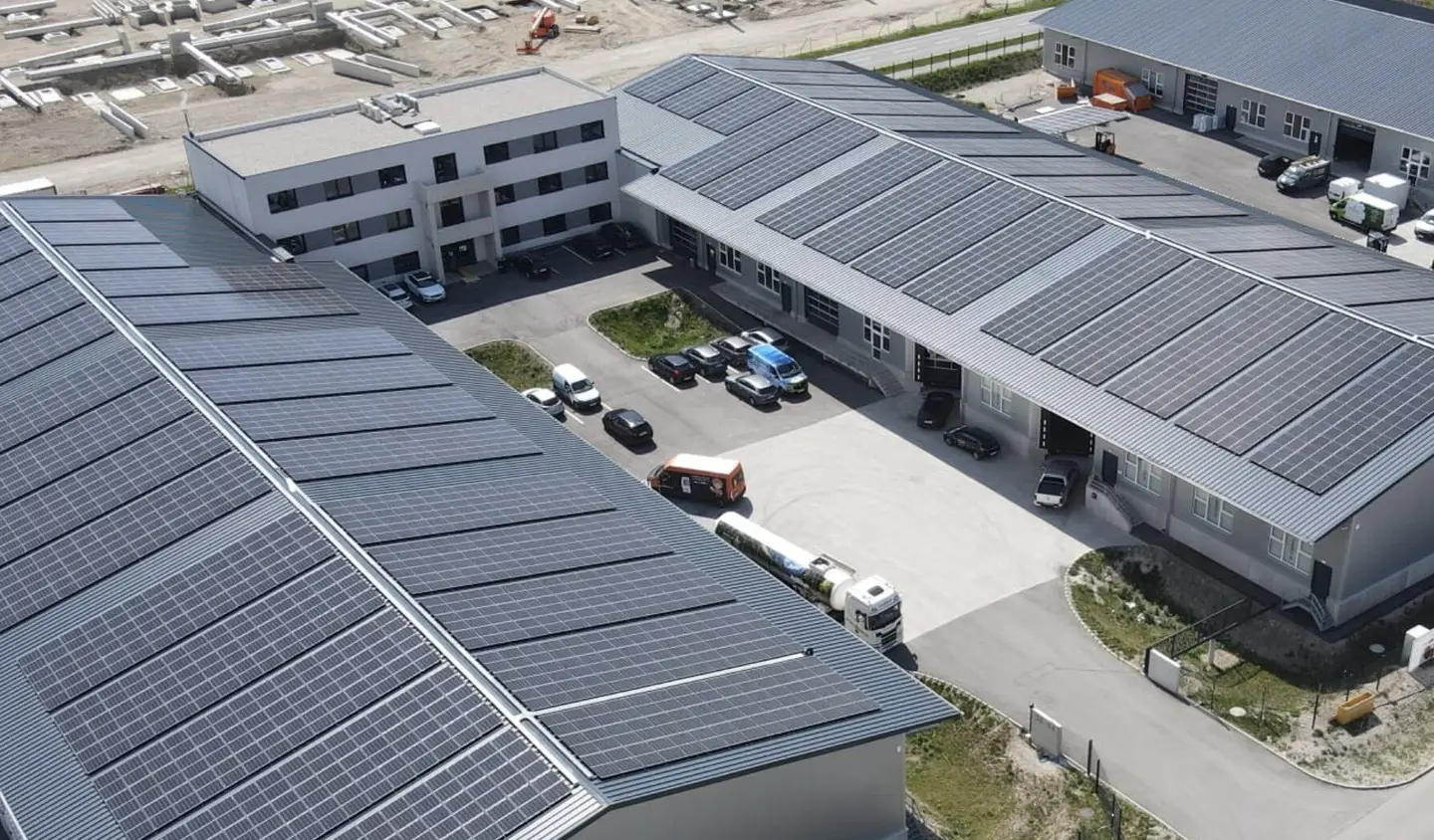 Lagerhalle | ca. 300 m² | LKW-Rampe &amp; Rolltore | A2-Nähe Kottingbrunn