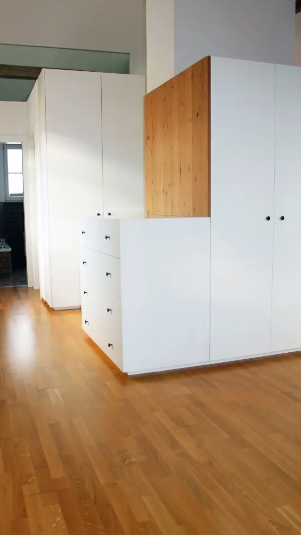 Zimmer mit Kleiderschrank / Kommode, Teilmöblierte 2-Zimmer-Maisonettenwohnung, Kundl