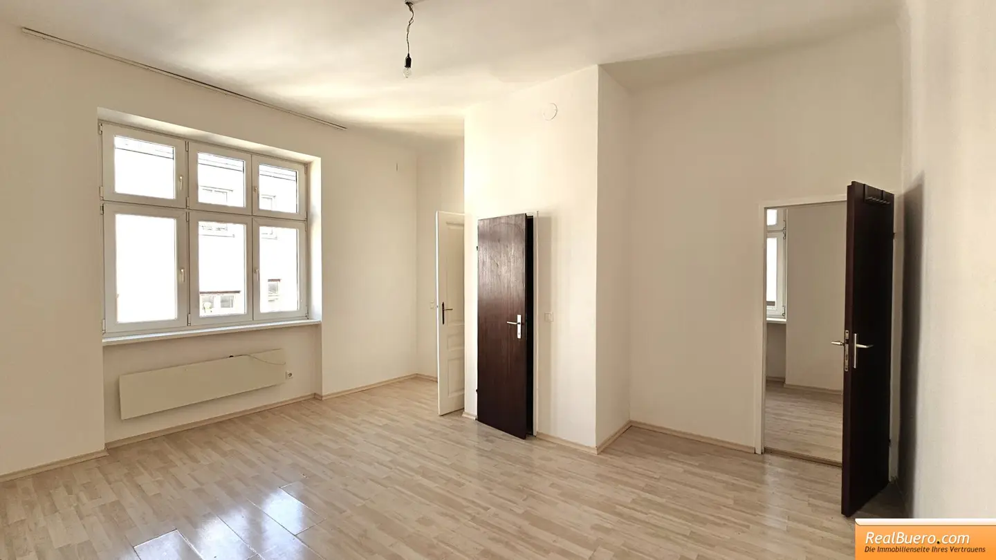 Unlimited-term old building apartment for sporty people