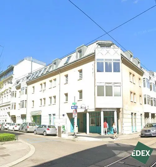 5,8% Rendite: Attraktives Investmentpaket in Hernals – Zwei Geschäftslokale, Lagerflächen &amp; 18 Stellplätze