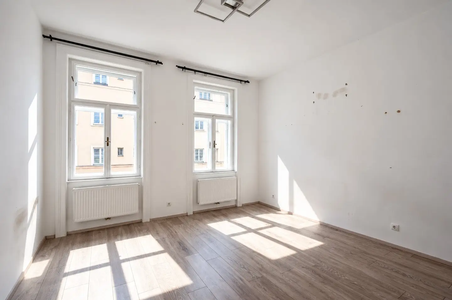 ++NEU++ Neuwertige 2-Zimmerwohnung mit ca. 42 m² – 2. Etage mit Lift in Penzing