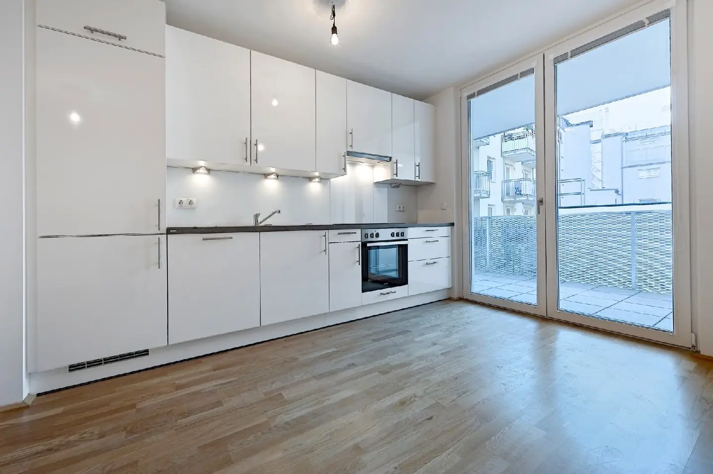 Neubauwohnung mit Terrasse nahe U1 und Fußgängerzone