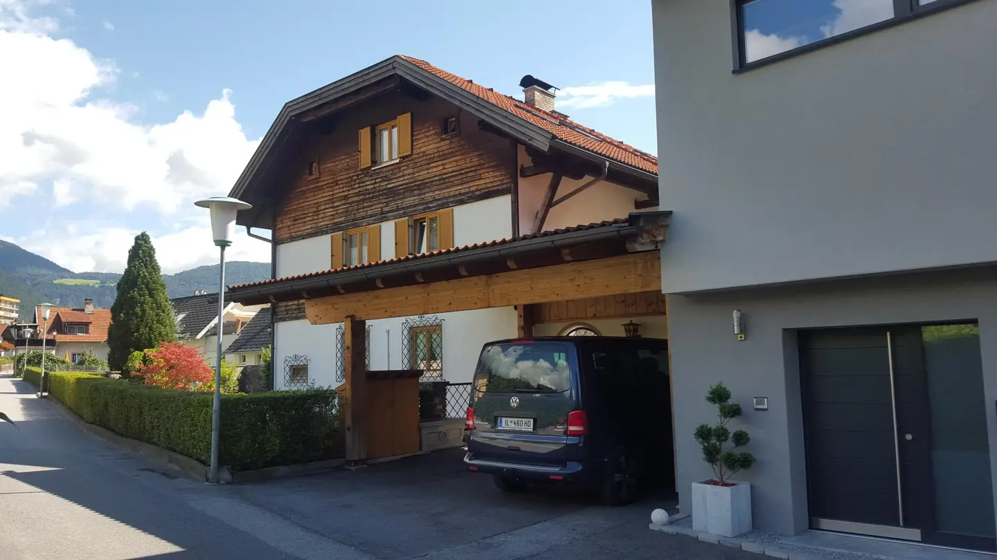 Sonnig gelegene Familienwohnung mit Garten und Garage