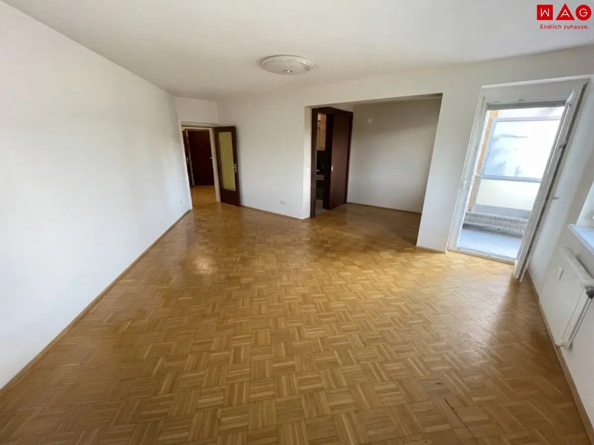 Wohnzimmer Blick Richtung Küche/Essecke