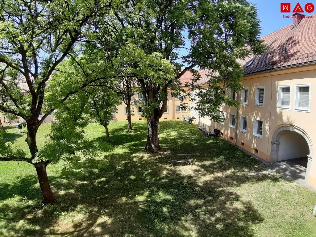 Mehr Raum für Ihre Wohnträume! Großzügige 4-Zimmer Familienwohnung mit hellem Raumkonzept, Badewanne &amp; Dusche und traumhaftem Grünblick – ein Zuhause mit Wohlfühlfaktor!