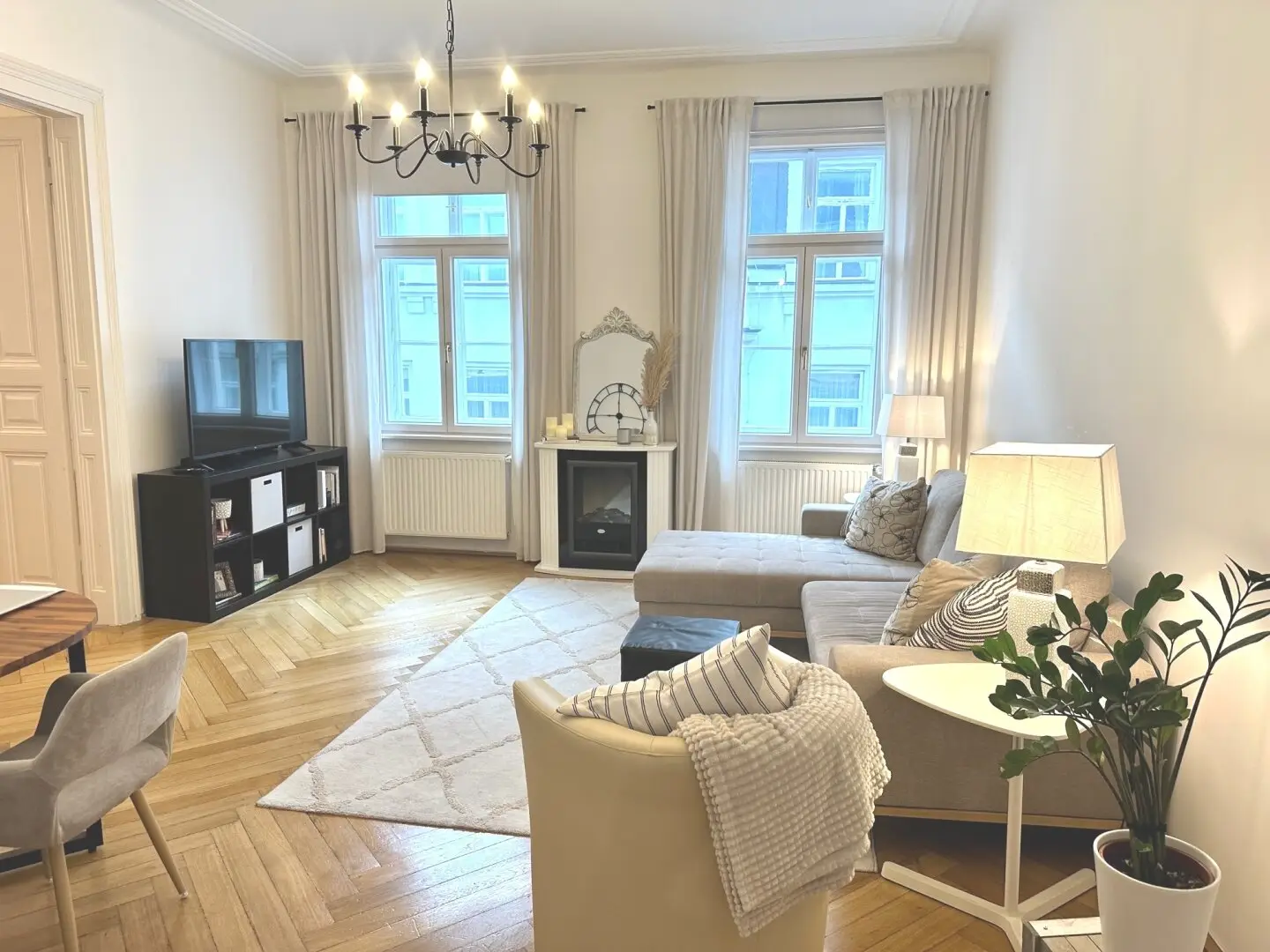 1060! Tolle 3-Zimmer Altbauwohnung direkt auf der Mariahilfer Straße ab Februar 27!