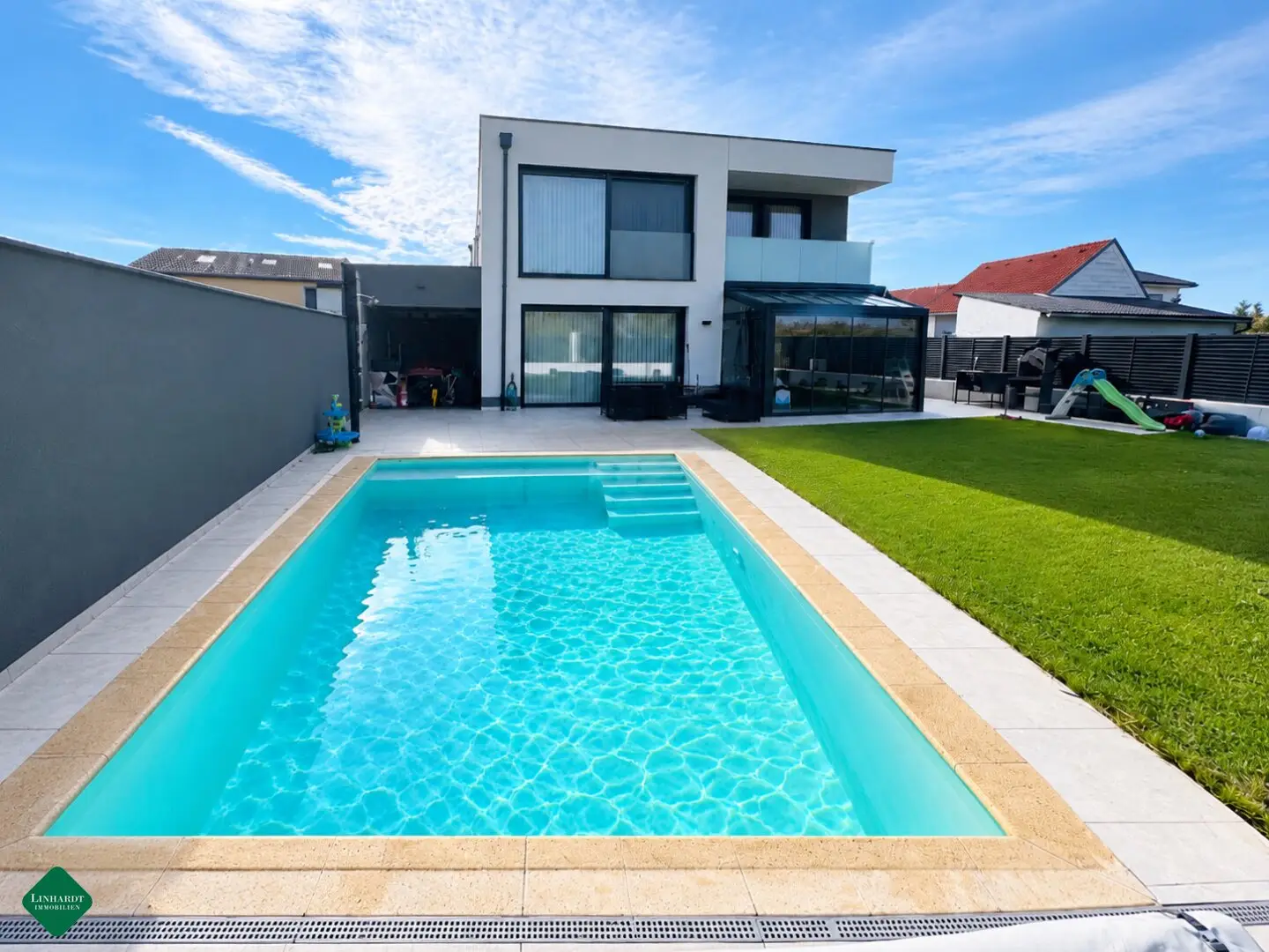 Dream villa Exclusive living with pool and winter garden