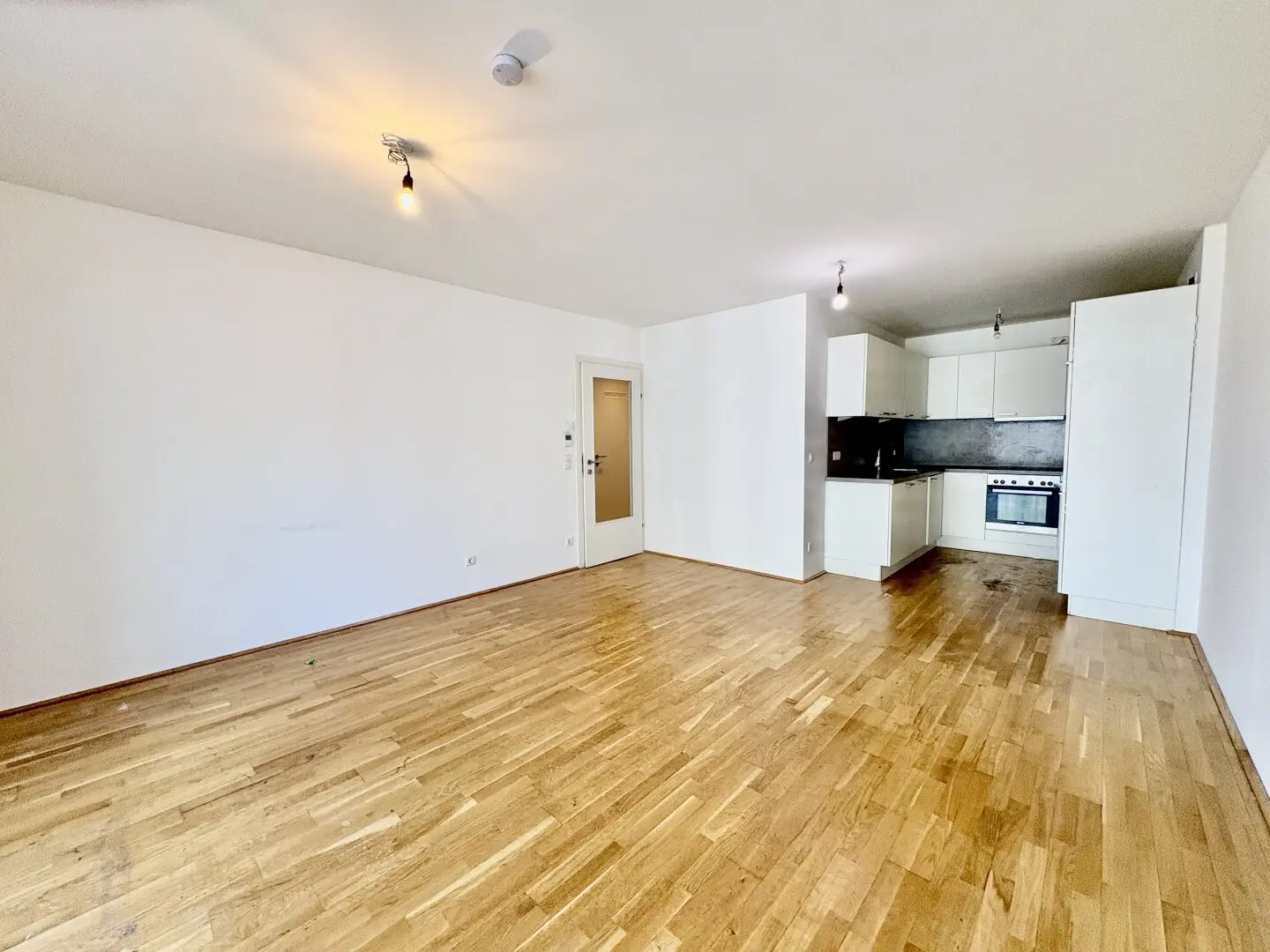 SCHÖDLBERGERGASSE | 2-room apartment with balcony near VIC