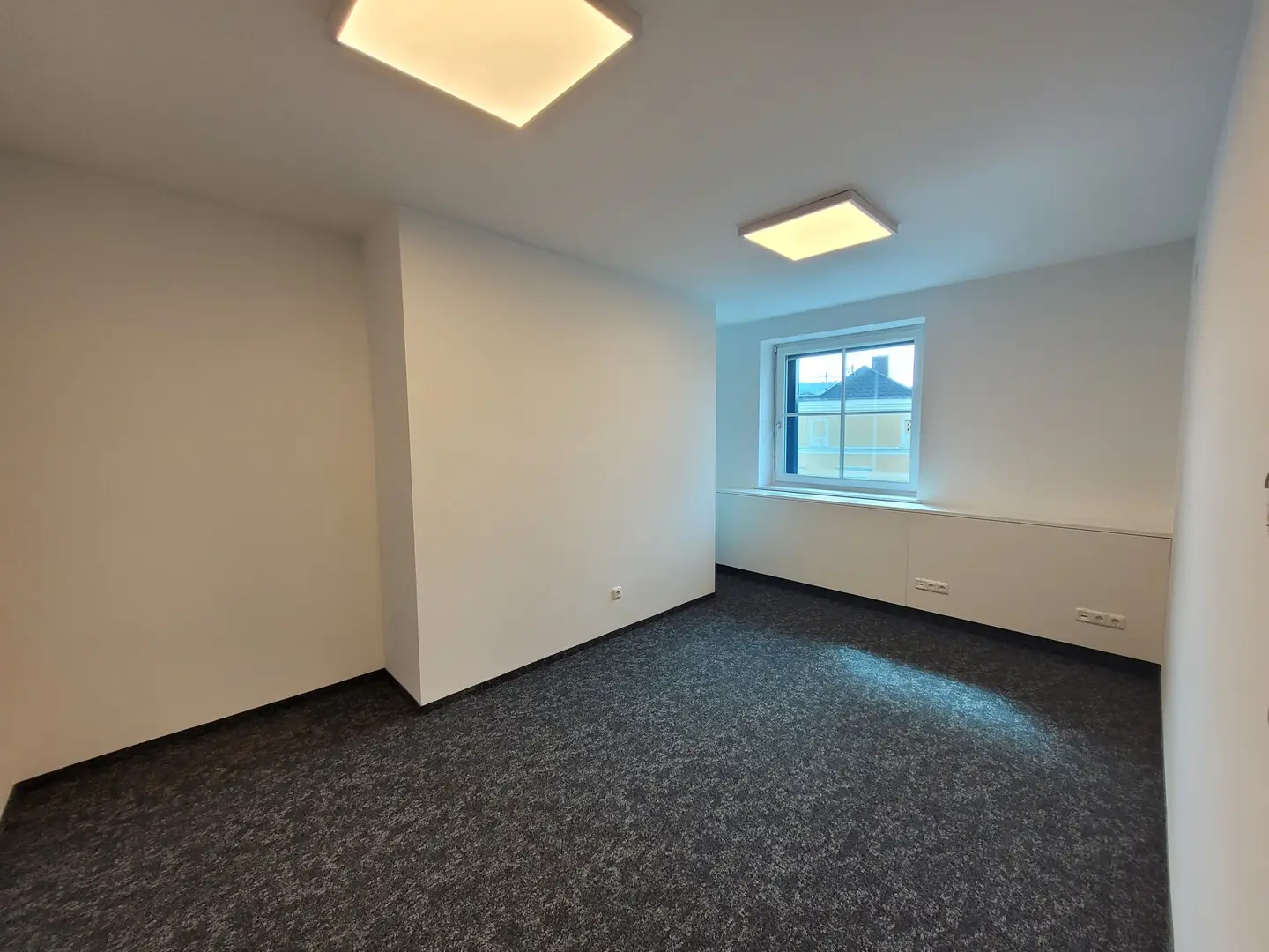 Büro 1