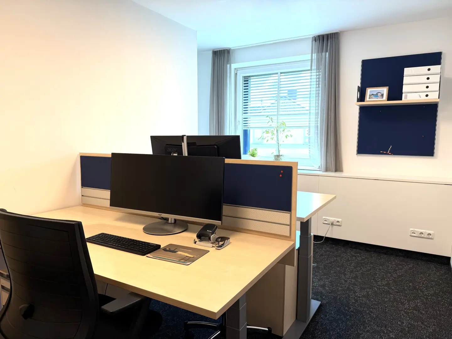 Büro 1