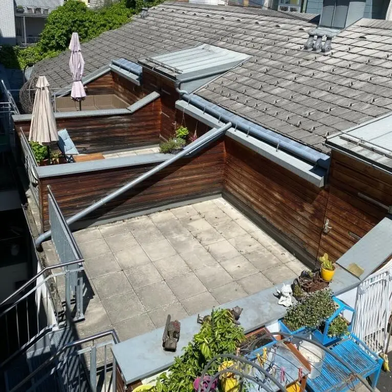 Zentrale 3-Zimmer Wohnung mit Dachterrasse
