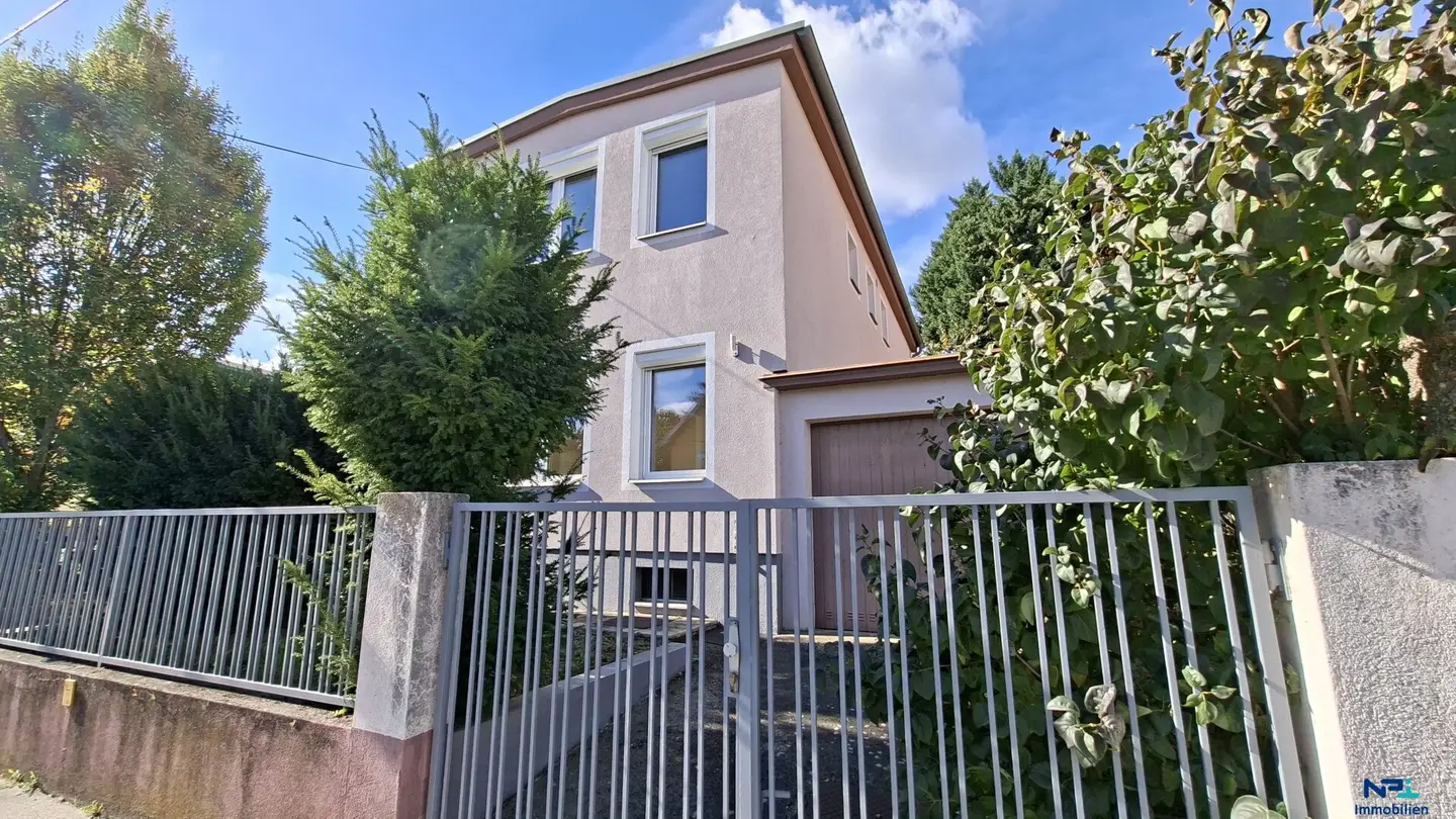 Haus Ansicht strassenseitig