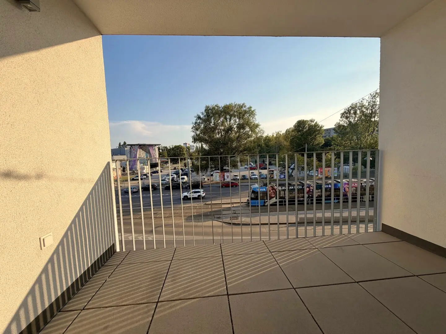 Modern 2-room apartment with underfloor heating, storage room and loggia