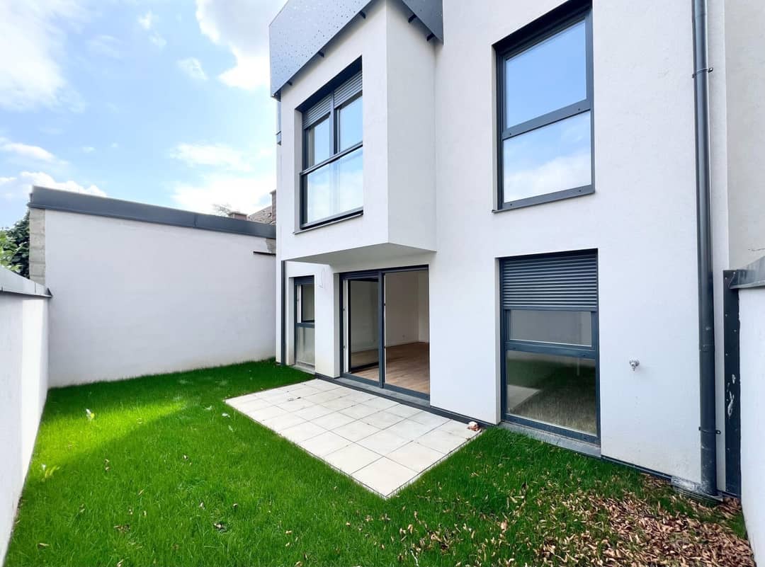 Grünruhelage nahe U2: Erstbezug Mehrfamilienhaus mit Balkon & Terrasse