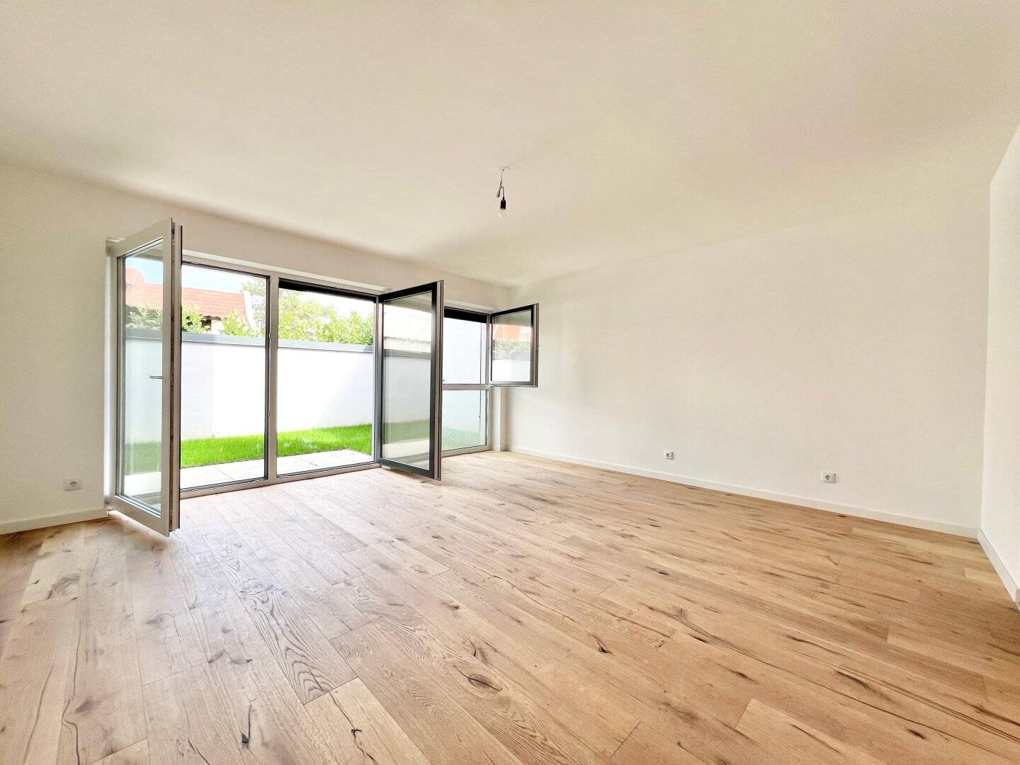 Grünruhelage nahe U2: Neues energieeffizientes Mehrfamilienhaus mit 8 Eigentumswohnungen I Balkon, Terrasse oder Garten I Lift I Erstbezug