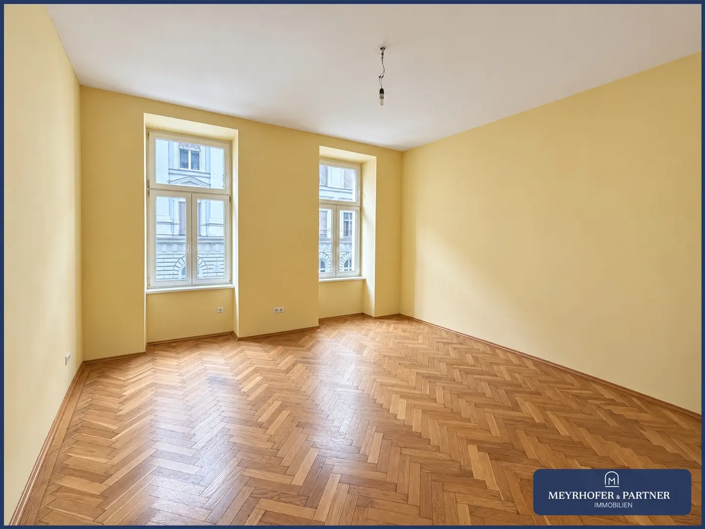 Altbauwohnung mit Fischgrätparkett und Lift
