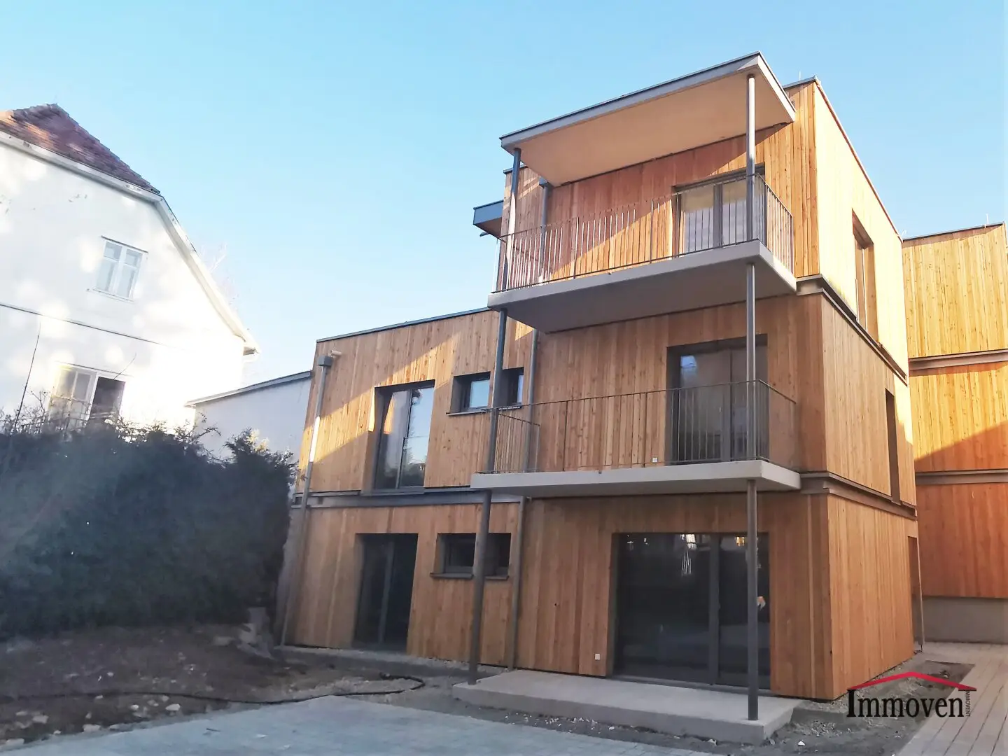 Ecological new building made of wood 1-room apartment near the university center