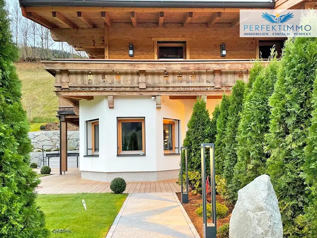 Herrlicher Zweifamilienwohnsitz bei Kitzbühel mit zwei Wohneinheiten, Garten, Terrassen und Wellnessbereich