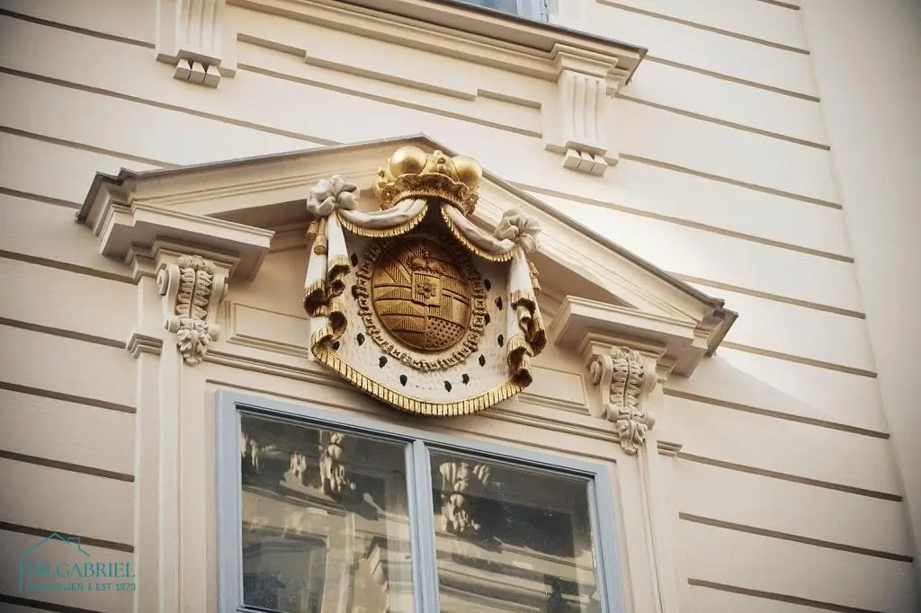 PALAIS, PALAIS