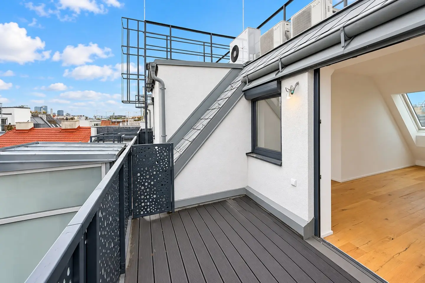 Über den Dächern von Margareten | Dachgeschoss-Maisonette mit Terrasse und Klimaanlage