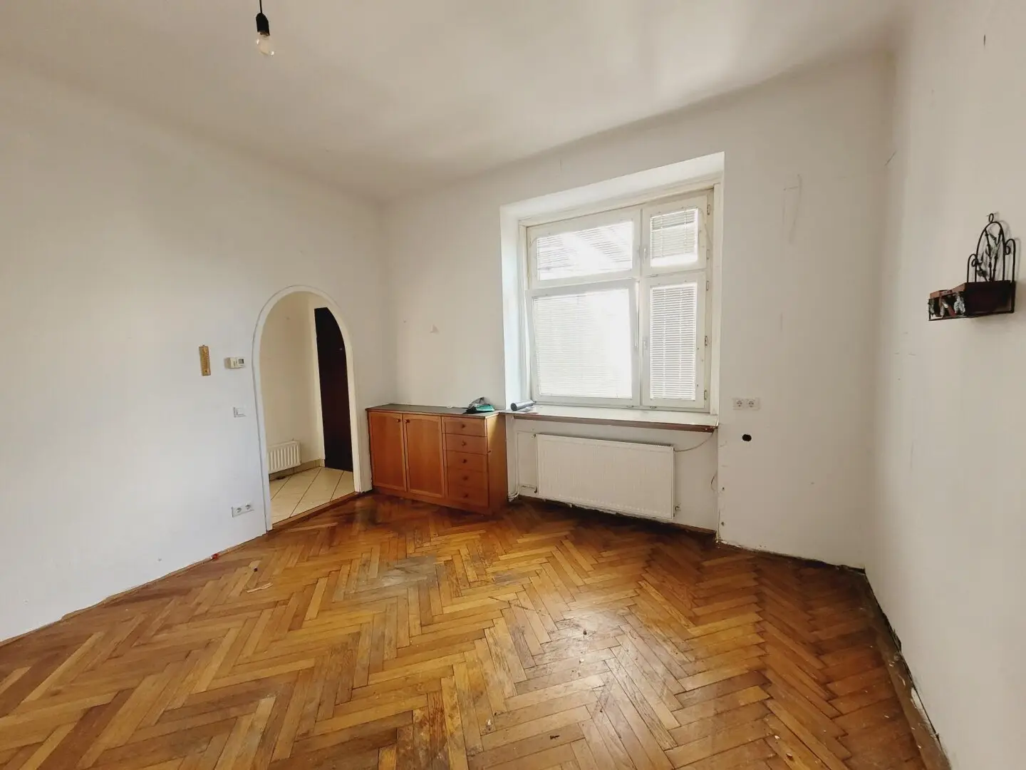 1140, affordable 1-room single apartment