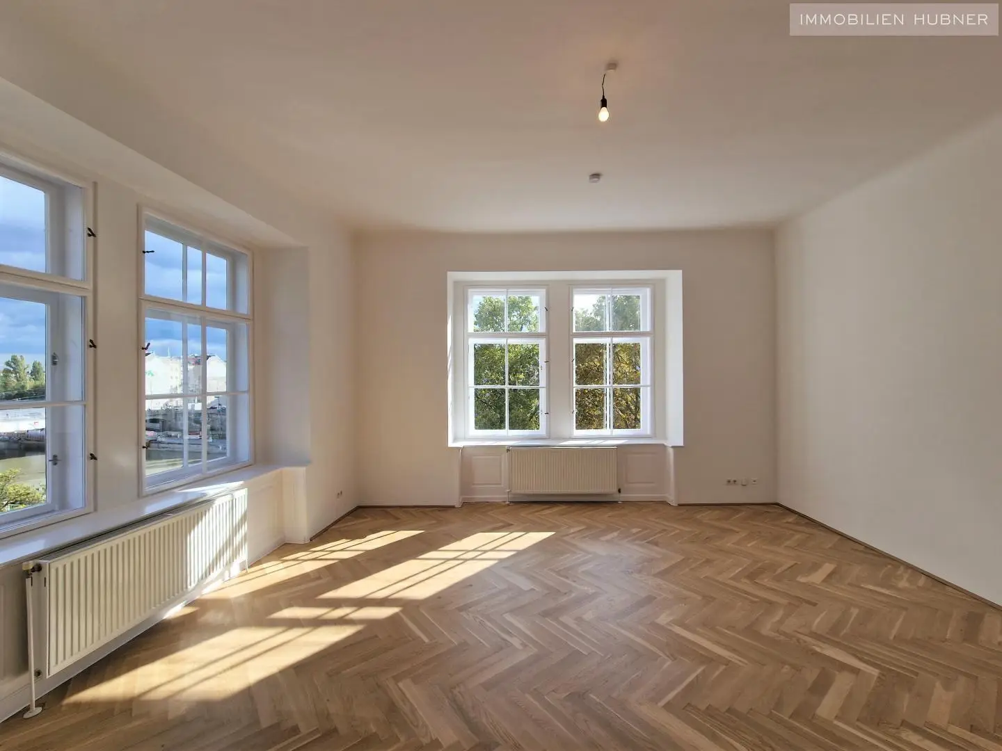 Helle Altbauwohnung mit grünem Innenhof nahe Donaukanal