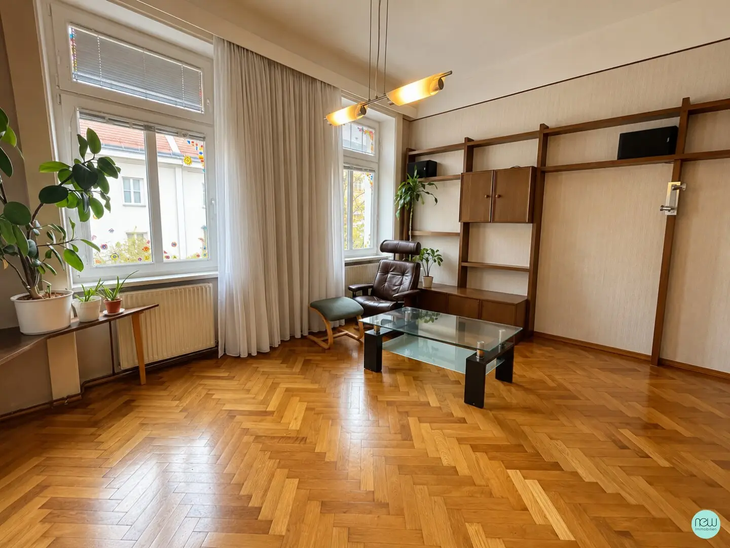 Altbau mit Flair: 2 Zimmer + Kabinett, Originalparkett, gute Anbindung in Meidling