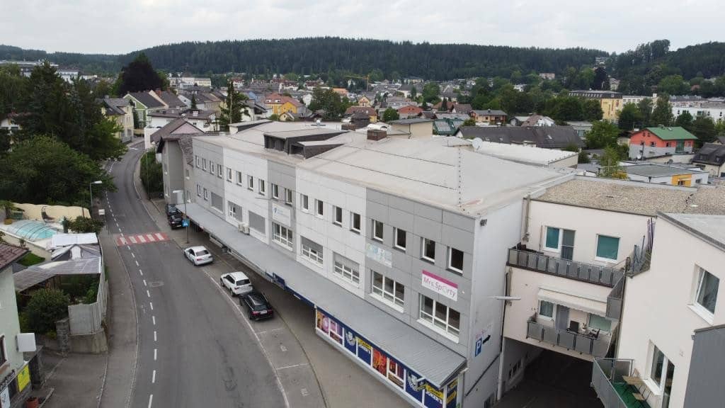 Vermietetes Büro- und Geschäftsgebäude zu verkaufen!  VÖCKLA CITY  Gute Rendite