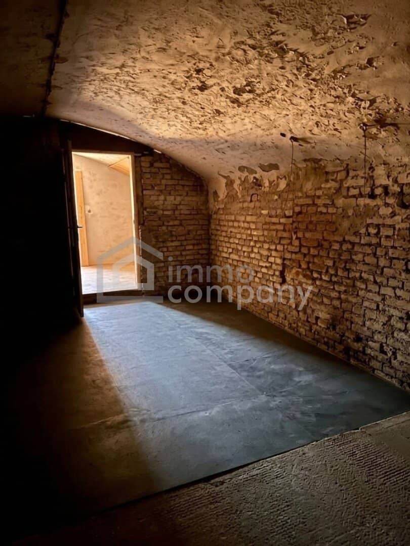 Großzügige 90m² Sonderimmobilie im 9. Bezirk Wien – Top Preis € 45.000!