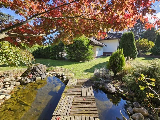 Top gepflegtes Einfamilienhaus mit idyllischem Garten