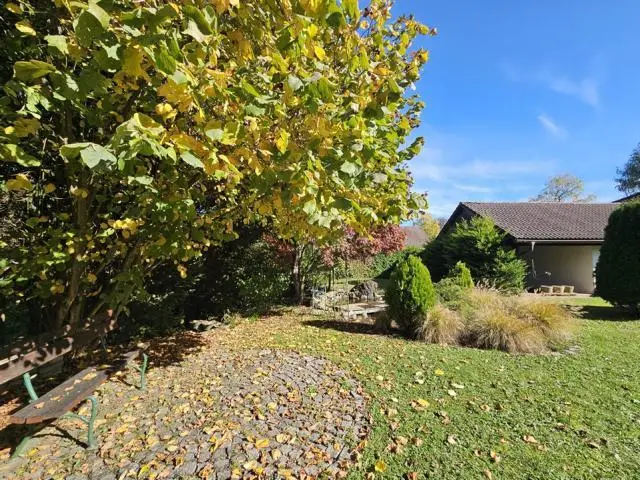 Top gepflegtes Einfamilienhaus mit idyllischem Garten