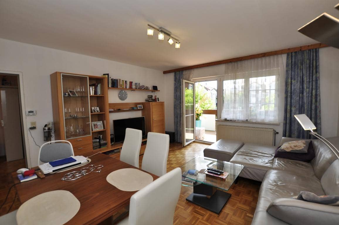 Wohnung mit großer Loggia und Garage im Grünen