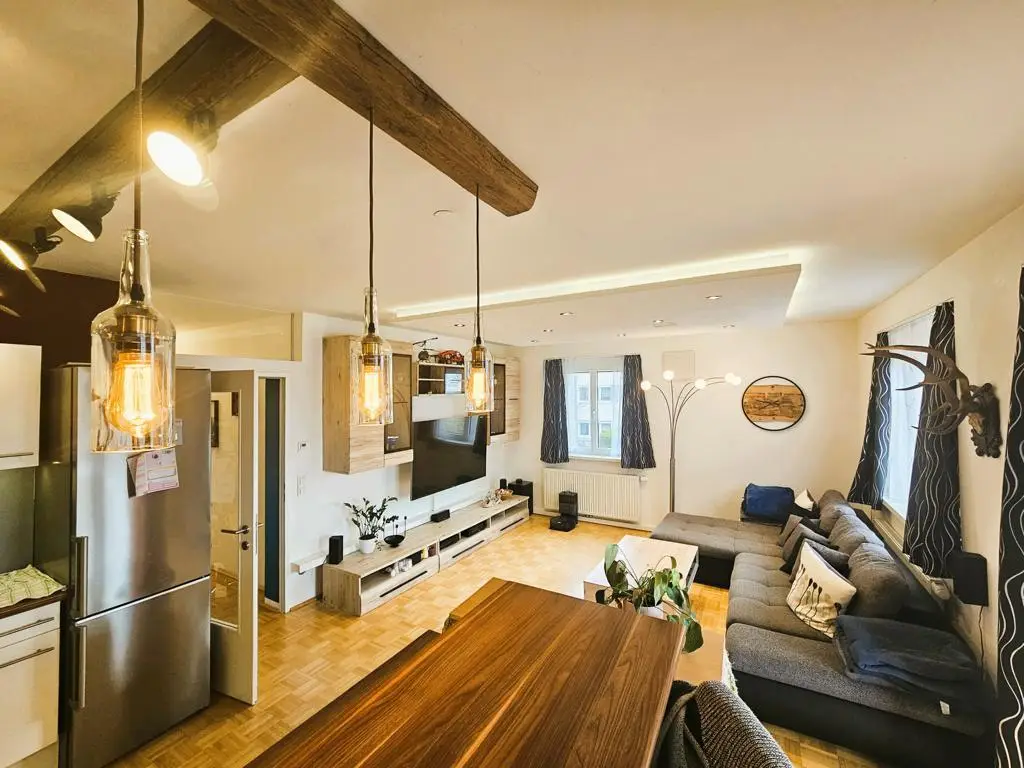 Wohnung with loggia and green view