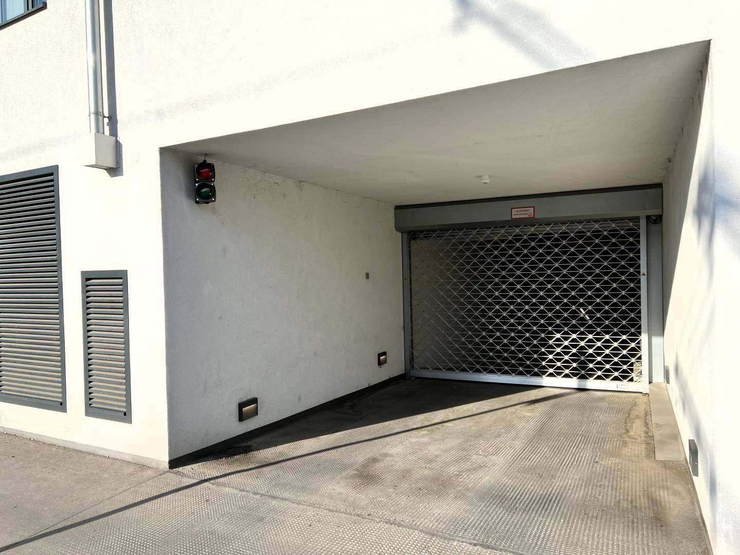 Autoabstellplatz in Tiefgeschossgarage Nähe U-Bahn Kagraner Platz // Parking Place in Underground Garage next U-Bahn Kagraner Platz //