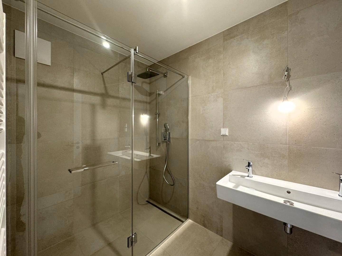Apartment near U1 Leopoldau Newly Built Terrace